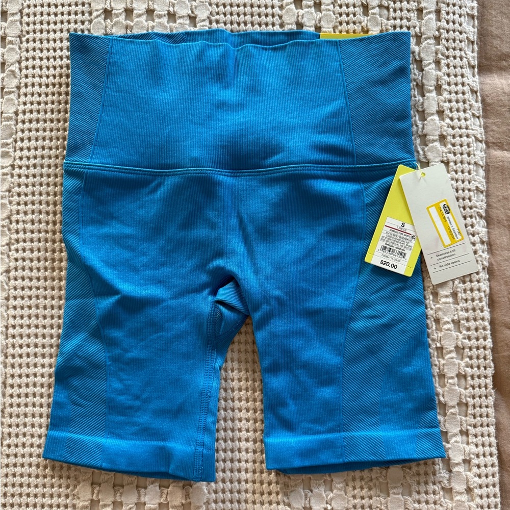 NEW All in Motion Women's Blue Seamless Bike Shorts‎